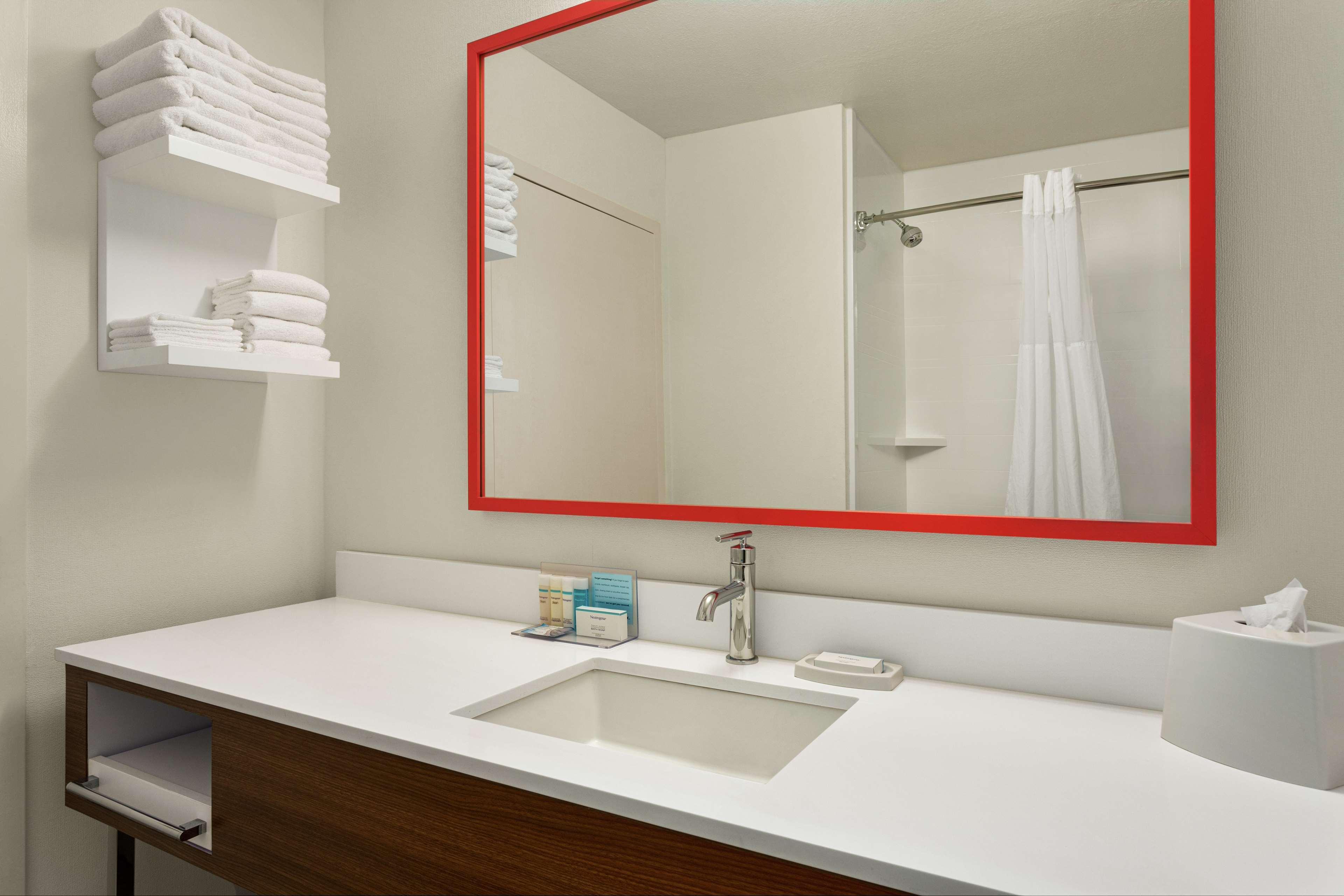 Hampton Inn Kansas City בלו ספרינגס מראה חיצוני תמונה