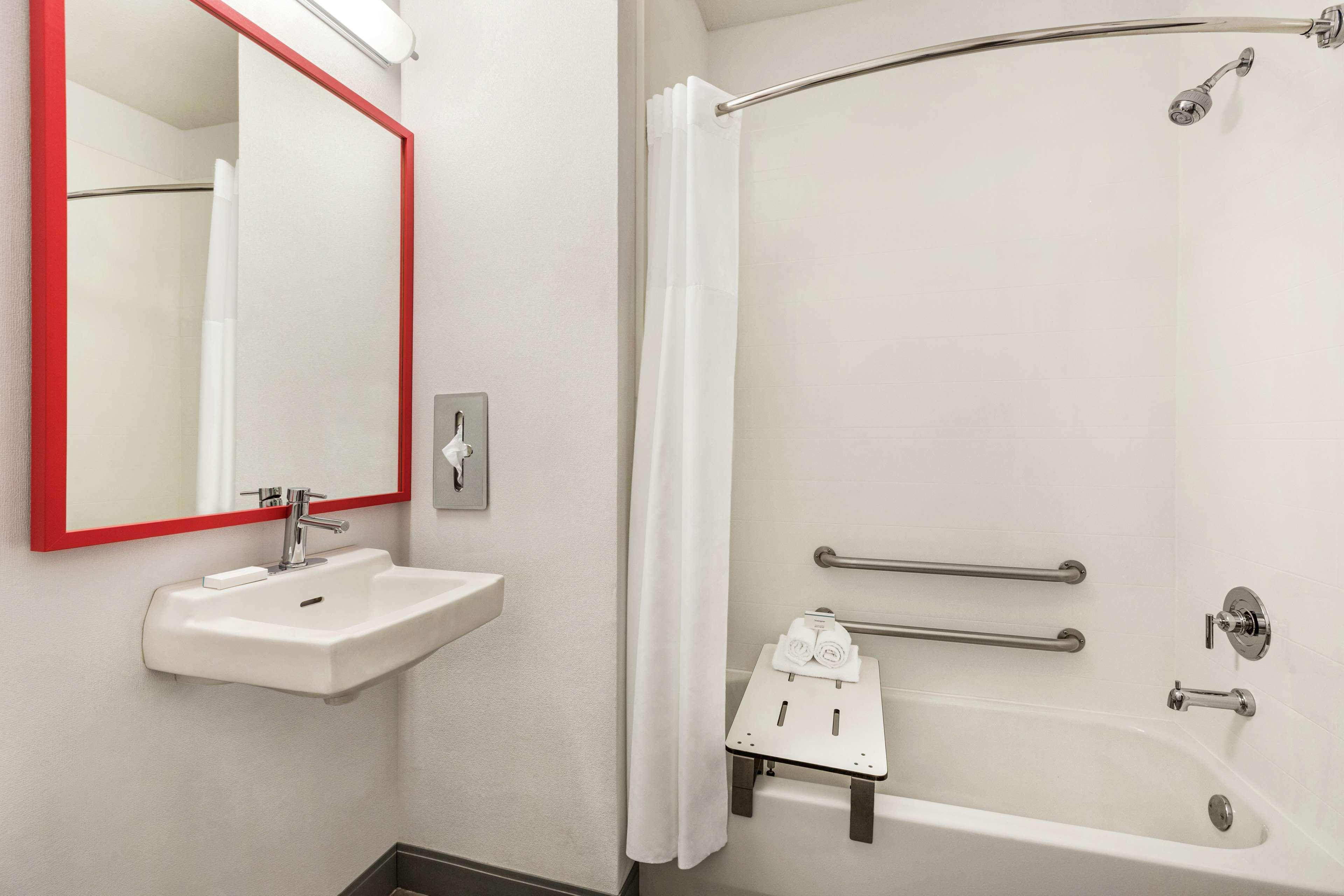 Hampton Inn Kansas City בלו ספרינגס מראה חיצוני תמונה