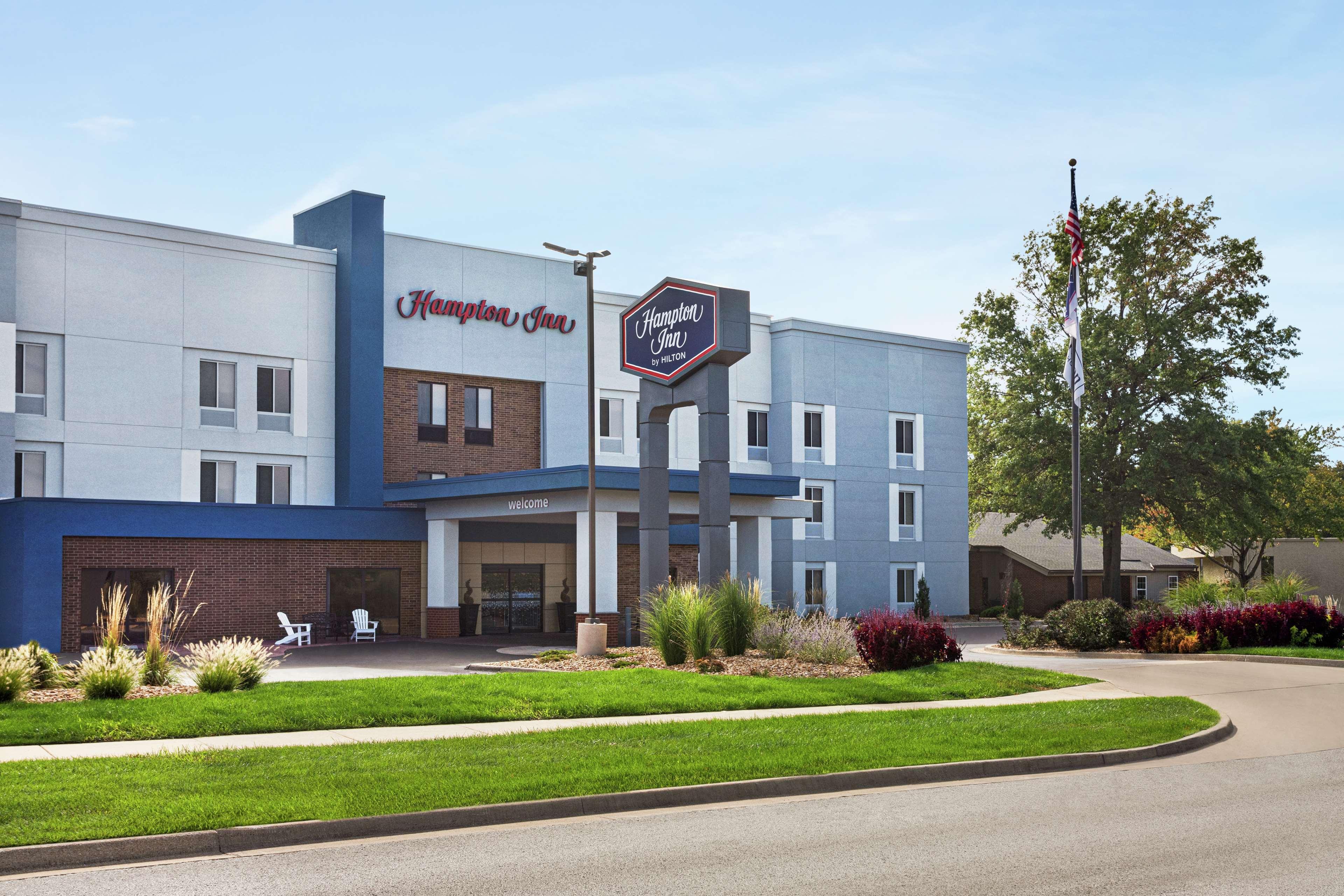 Hampton Inn Kansas City בלו ספרינגס מראה חיצוני תמונה