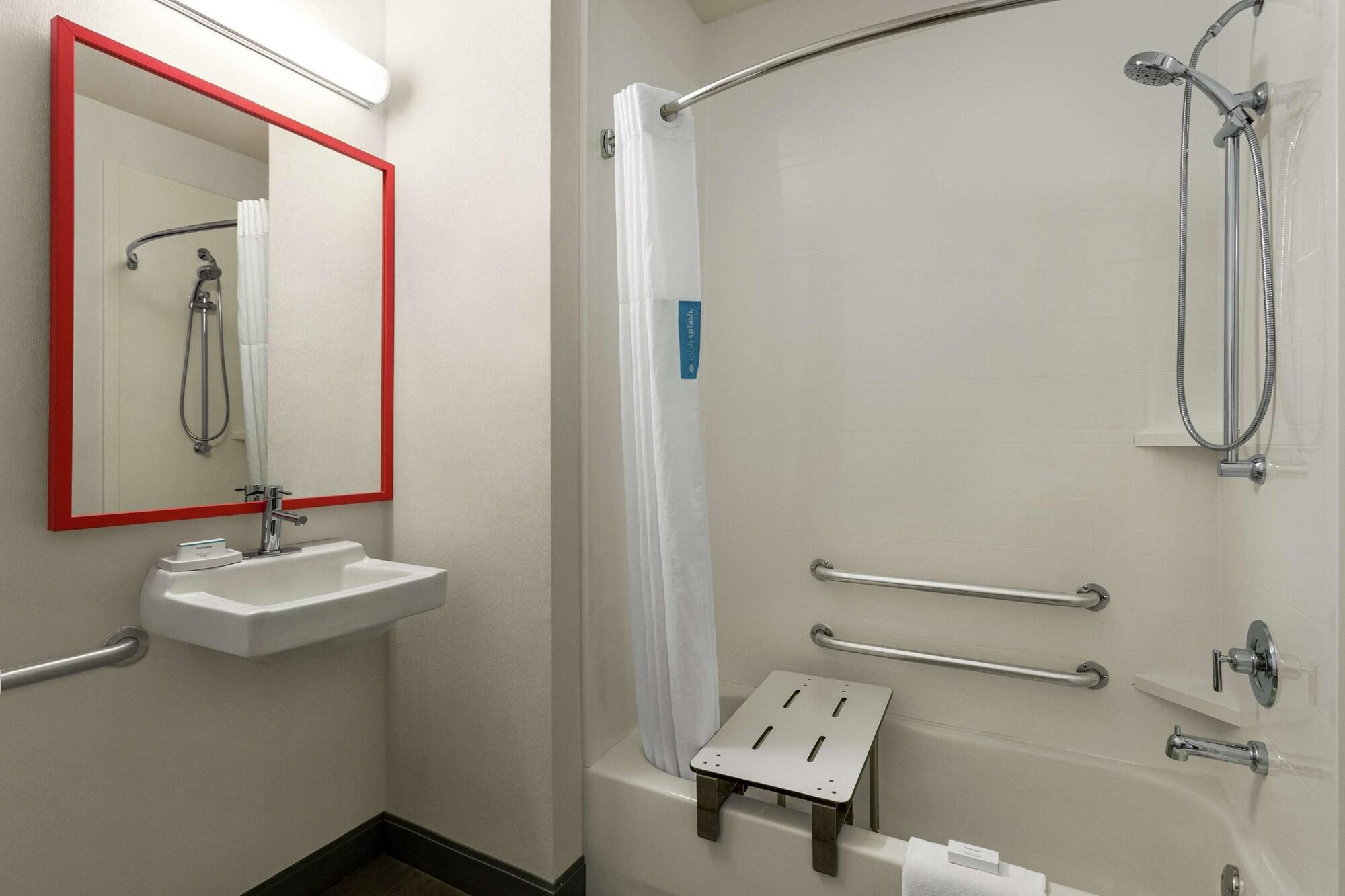 Hampton Inn Kansas City בלו ספרינגס מראה חיצוני תמונה