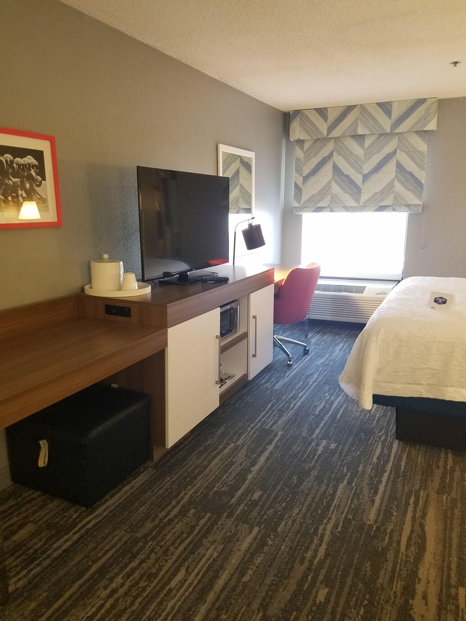 Hampton Inn Kansas City בלו ספרינגס מראה חיצוני תמונה