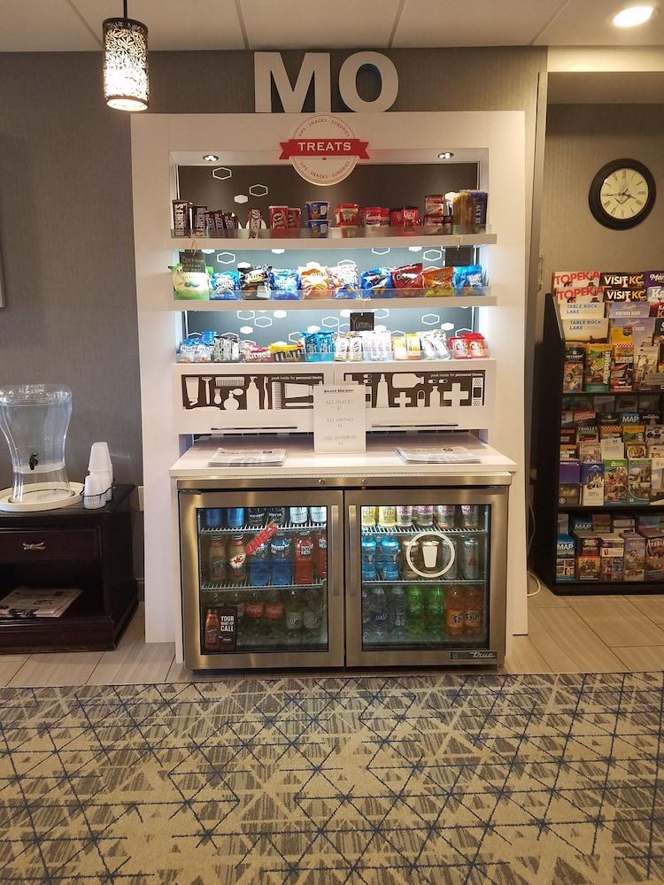 Hampton Inn Kansas City בלו ספרינגס מראה חיצוני תמונה
