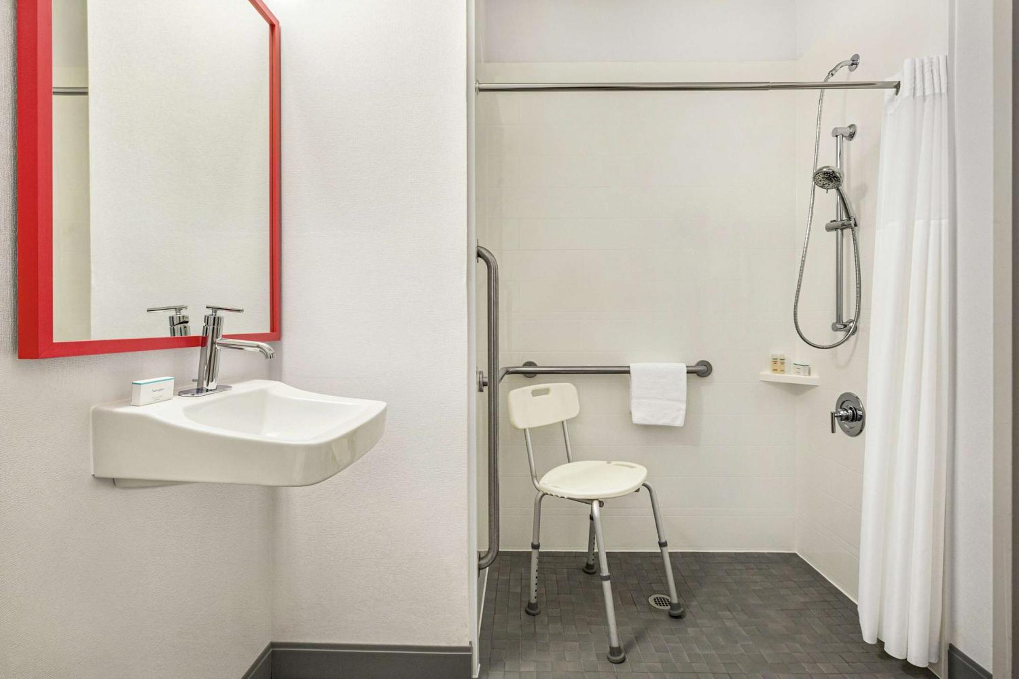 Hampton Inn Kansas City בלו ספרינגס מראה חיצוני תמונה