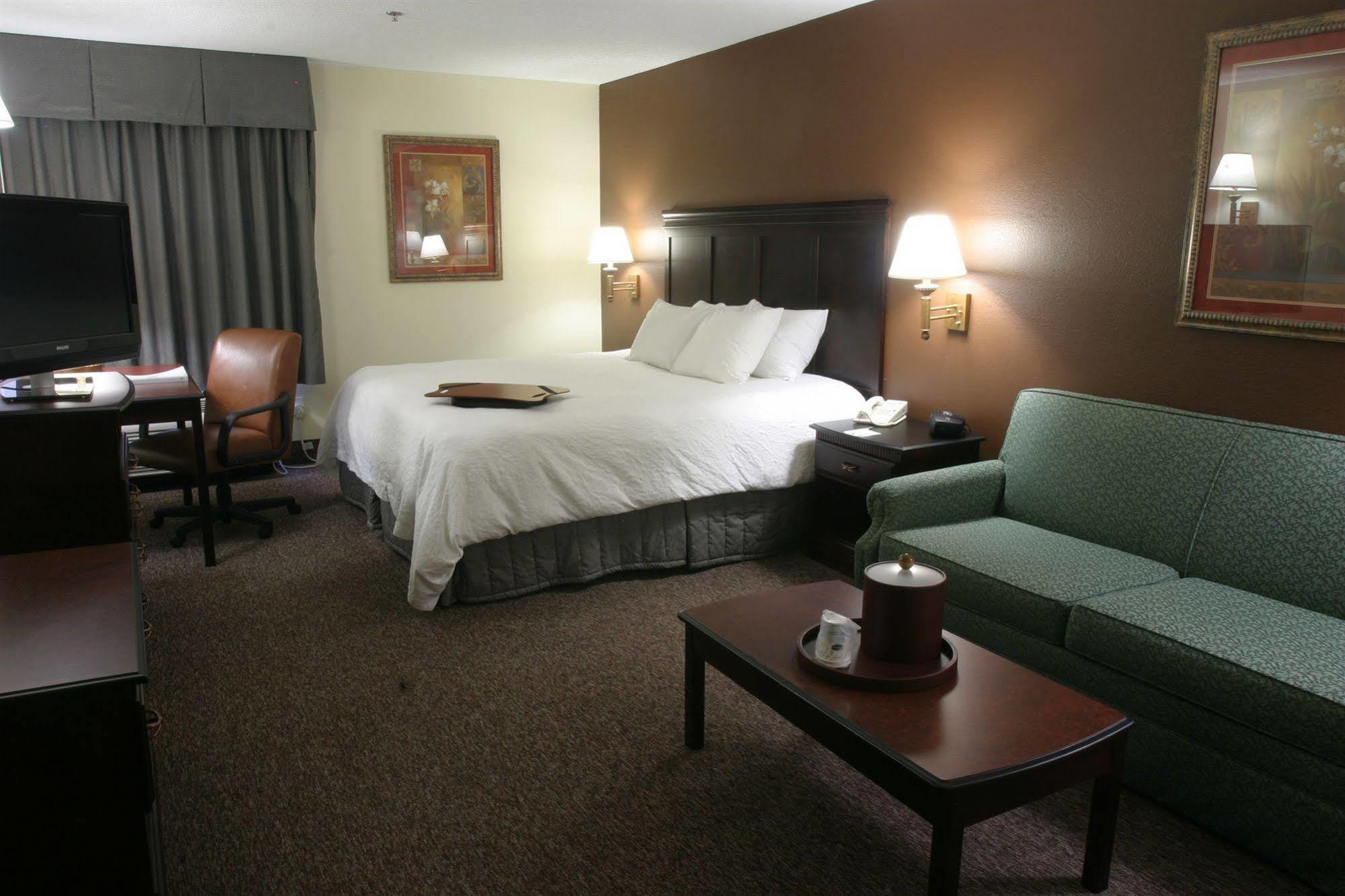 Hampton Inn Kansas City בלו ספרינגס מראה חיצוני תמונה