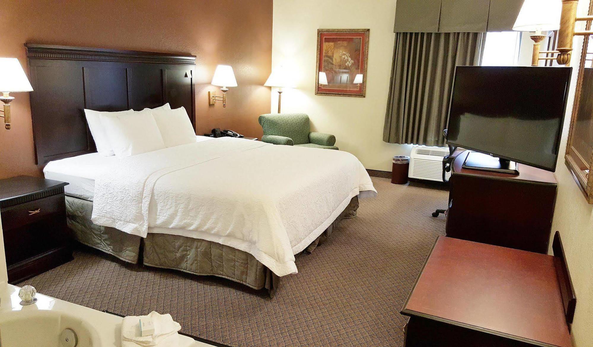 Hampton Inn Kansas City בלו ספרינגס מראה חיצוני תמונה
