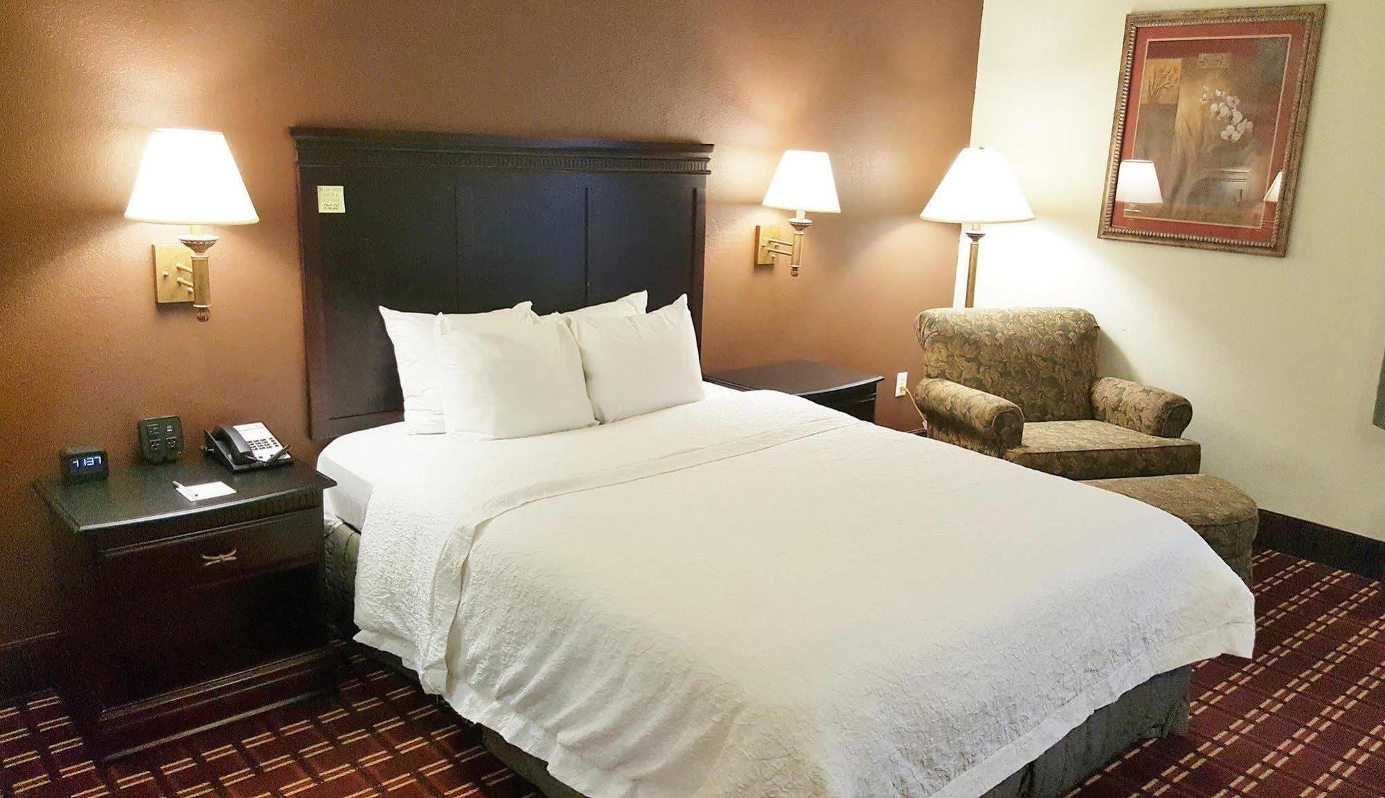 Hampton Inn Kansas City בלו ספרינגס מראה חיצוני תמונה