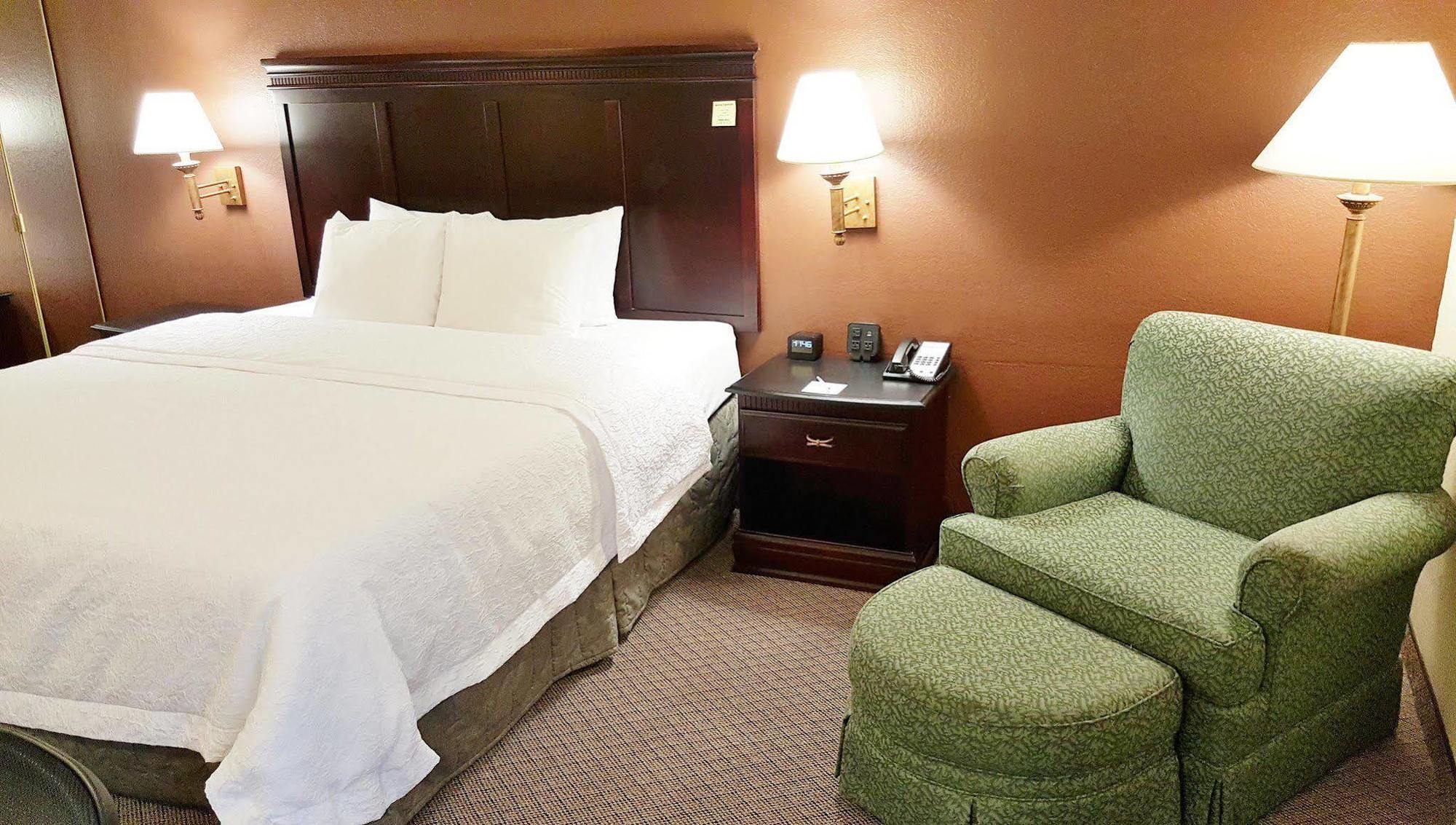 Hampton Inn Kansas City בלו ספרינגס מראה חיצוני תמונה