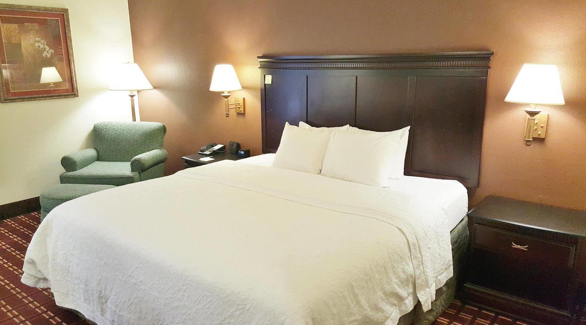Hampton Inn Kansas City בלו ספרינגס מראה חיצוני תמונה