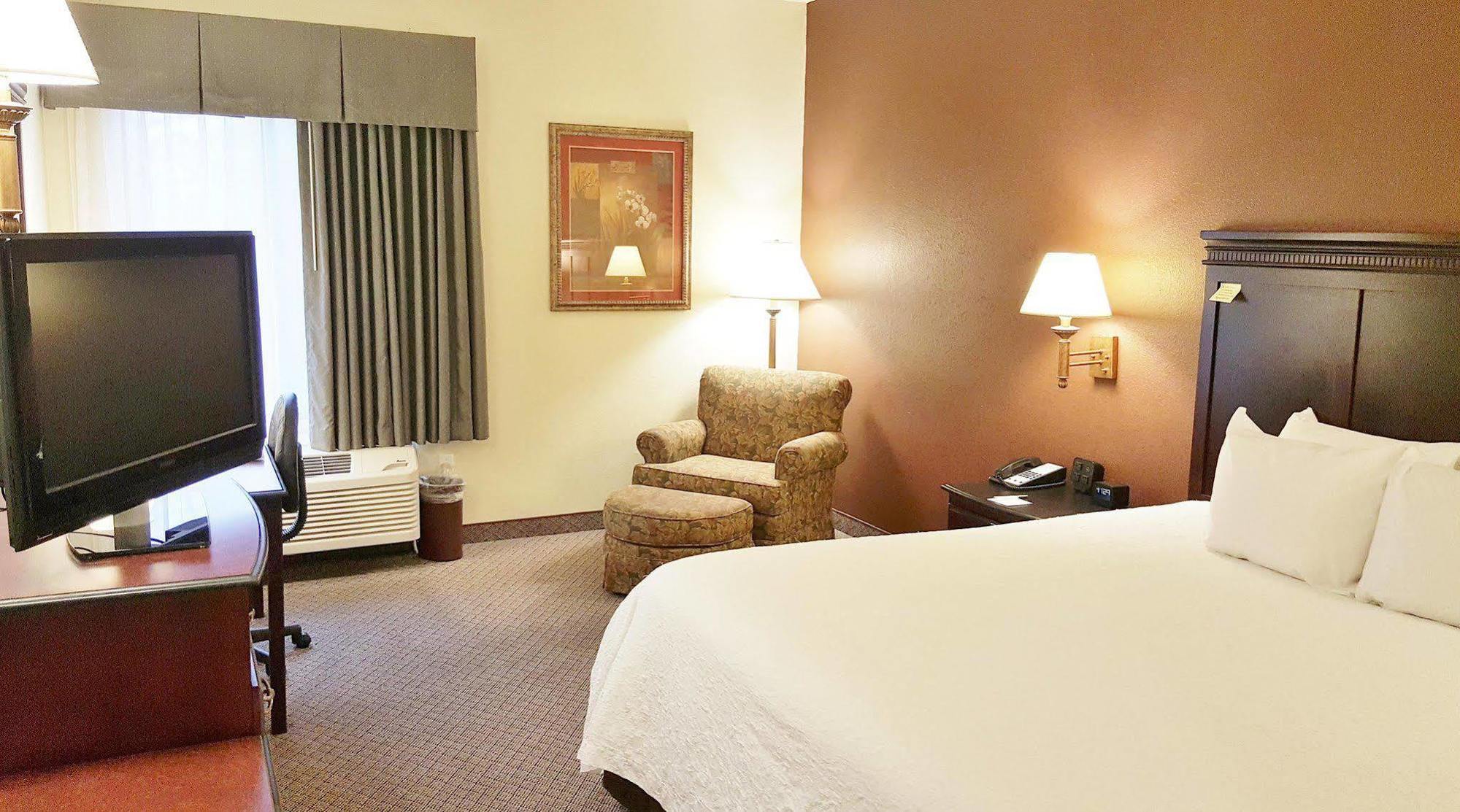 Hampton Inn Kansas City בלו ספרינגס מראה חיצוני תמונה