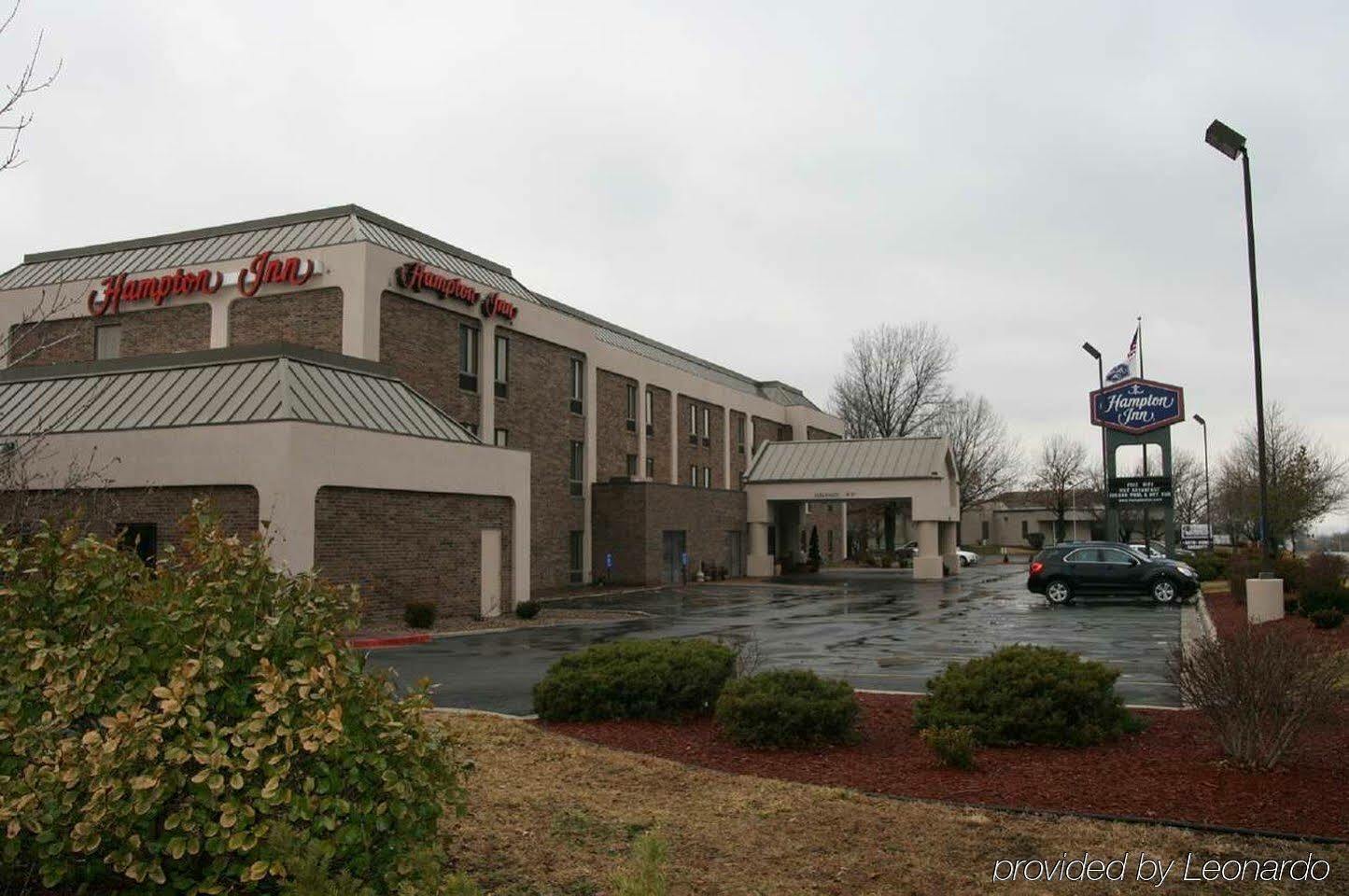 Hampton Inn Kansas City בלו ספרינגס מראה חיצוני תמונה